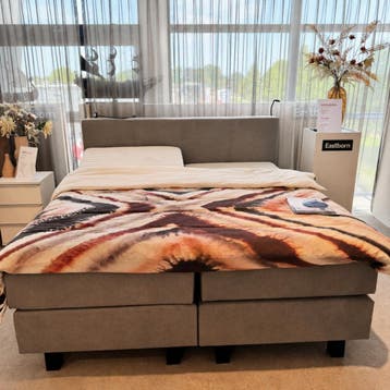 Elektrische Boxspring Stud - Eastborn - 180x200 - Stof Grijs, Huis en Inrichting, Ophalen of Verzenden, Nieuw, Grijs, Modern