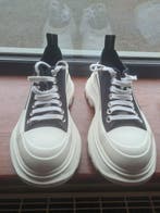 Alexander McQueen - Low-top sneakers - Maat: EU 36, Nieuw