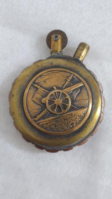 Militaria - Briquet de Poilu / Brass and Copper Trench, Verzamelen, Nieuw