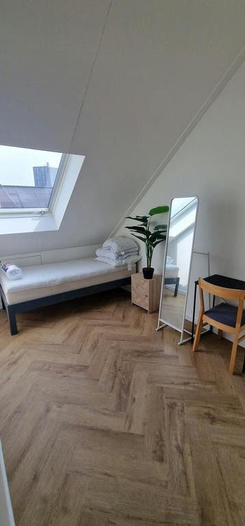 Kamer te huur in Nissewaard - 14 m² - 1 kamer(s), Overige regio's