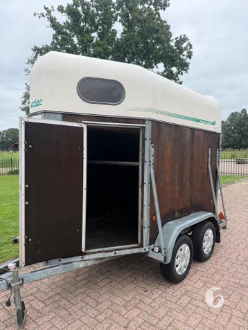 Leuke Atec 1,5 paards Paardentrailer!, Ophalen, Zo goed als nieuw, Hout, 1½-paards trailer