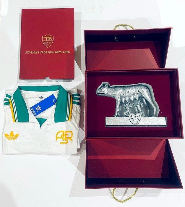 As Roma - AS Roma –RARE INSTITUTIONAL BOX - LUPA CAPITOLINA, Verzamelen, Overige Verzamelen