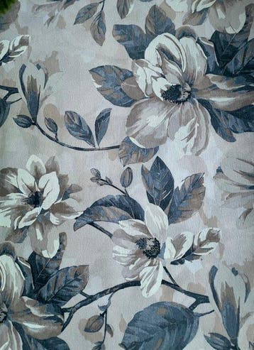 Vijf meter dubbel breed. Blauwe magnolio-stof San Pe