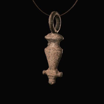 Oud-Romeins Talisman, Legionaire hanger met gestileerd