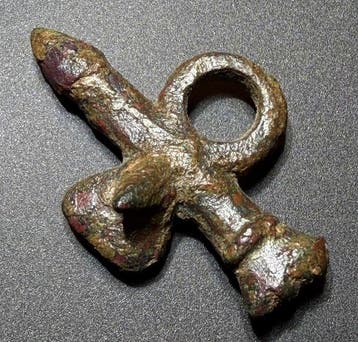 Oud-Romeins Bronzen Manu-Fica amulet – Oud obsceen gebaar,, Antiek en Kunst