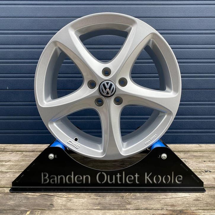 Volkswagen Golf 5 6 7 GTI Caddy Eos Touran Sharan Scirocco v, Auto-onderdelen, Banden en Velgen, 18 inch, Zomerbanden, 225 mm