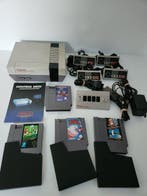 Nintendo - Nes - Nintendo NES & 4 Controllers & 4 Games &, Nieuw