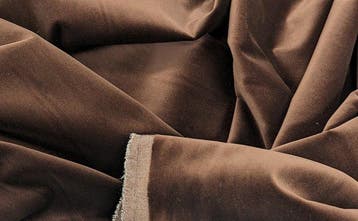 Fendi Casa Velluto rasato color castagna by Luxury Living, Antiek en Kunst