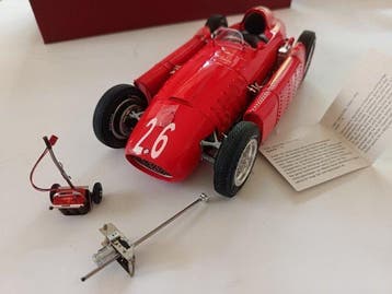 CMC 1:18 - Modelauto - Lancia D 50 GP Monaco 1955 driver, Nieuw