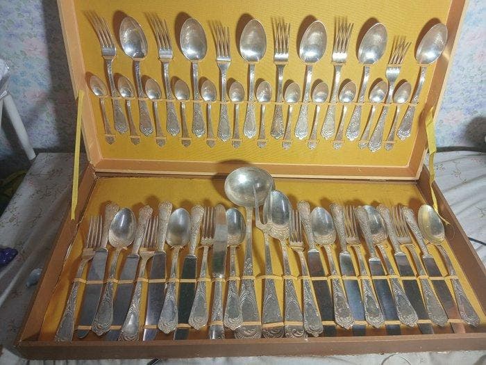 Bestekset voor 12 personen - Verzilverd, Antiek en Kunst, Antiek | Meubels | Tafels