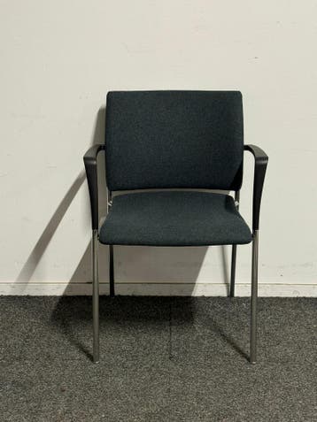 Casala Feniks - Donkerblauw - Met armleuning - 4 poots, Vergader- of Presentatieruimte, Ophalen of Verzenden, Gebruikt, Stoel
