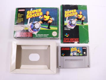 SNES - Super Soccer - Boxed CIB, Spelcomputers en Games, Games | Nintendo Super NES, Ophalen of Verzenden, Nieuw
