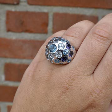 Witgouden gebolde ring met aquamarijn en Amethist, Gebruikt, Ophalen of Verzenden, Kleiner dan 17, Met edelsteen