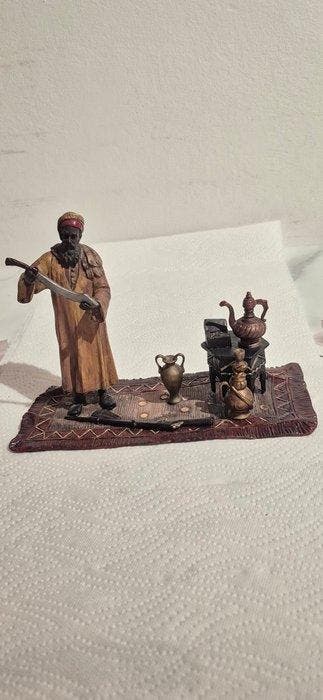 sculptuur, Orientalischer Waffenhändler - 14 cm - Koud