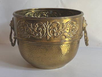 Jardinière - Lions Style Head - Messing - Gehamerde brons