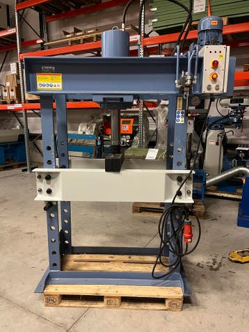 Werkplaatspers 100 Ton Say-Mak, Ophalen