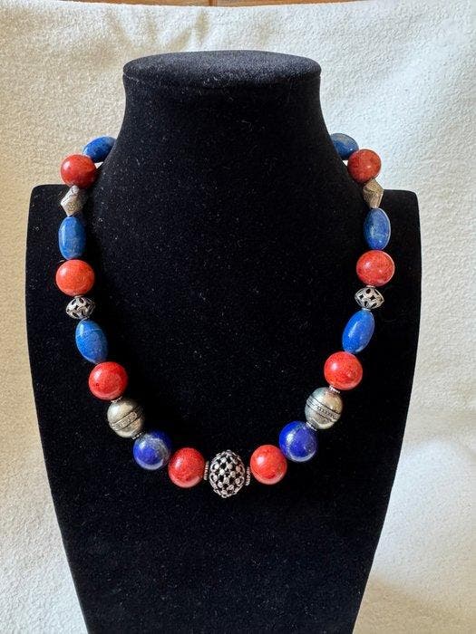 Vintage collier met lapis lazuli en koraal, 925 zilver – ca., Antiek en Kunst, Kunst | Niet-Westerse kunst