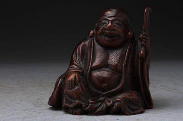 Buxushout - Ikko - Zeer mooie miniatuur-okimono van Budai