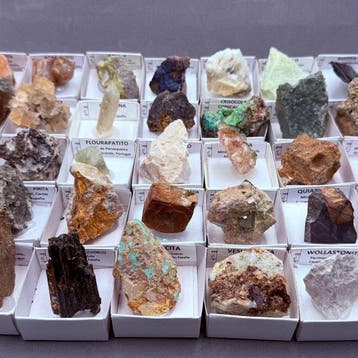 Mineralencollectie- 2000 g - (35)