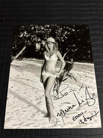 Elvis  - Gesigneerde foto Suzanna Leigh (Paradise Hawaiian), Ophalen of Verzenden, Zo goed als nieuw, Foto of Kaart, Gesigneerd
