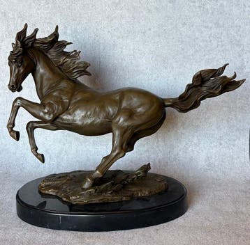 Beeld, Exclusief bronzen sculptuur van een paard 38.5 cm /