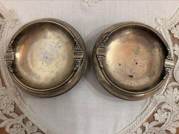 Asbak (2) - .900 zilver - Massief zilver 900 met, Antiek en Kunst