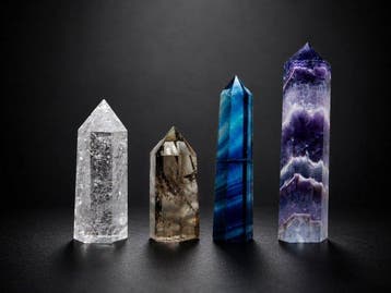***NO RESERVE*** Set van 4 Kristallen Torens: Chevron
