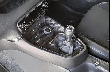 Dit betreft een Toyota Yaris GR Carbon midden console, Verzenden