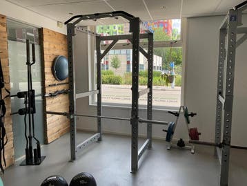 Online veiling: Power rack met optrekstang en halterstang, Gebruikt