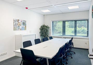 Kantoorruimte in Regus Lage Mosten A15, Verzenden