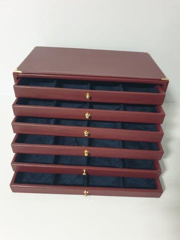 Accessoires. Burgundy eco-leather coin cabinet for 48 places