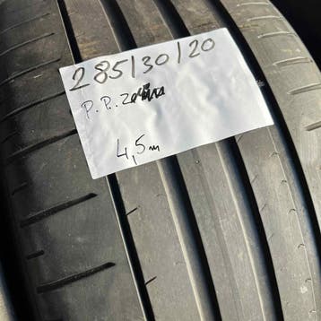 2 x Pirelli 285-30-20 Zomerbanden 4,5mm, Gebruikt, 285 mm, Ophalen of Verzenden, Band(en)