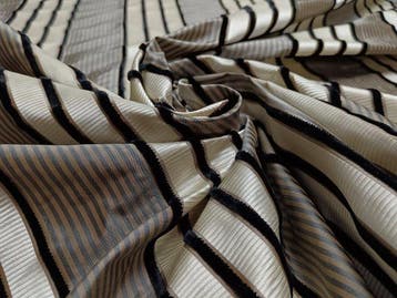 Zuivere zijde E 426 Maat 6x1,30 m - Textiel - 600 cm - 130