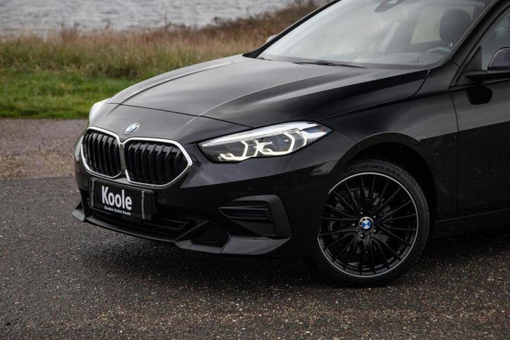 BMW 2-Serie Gran Coupé 218i AUTOMAAT / CARPLAY / LED / NAVI, Auto's, Automaat, Gebruikt, Euro 6, Zwart