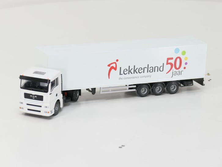 Schaal 1:50 Lion Car MAN met gesloten oplegger, Lekkerlan..., Hobby en Vrije tijd, Modelauto's | 1:50, Zo goed als nieuw, Ophalen of Verzenden