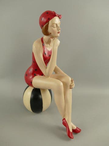Francois Arvi - Beeldje, Très grande baigneuse avec ballon