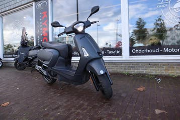 Kymco New Like MAT ZWART, Ophalen, Overige modellen, Maximaal 45 km/u, Zo goed als nieuw