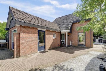 Te huur: Huis Hoogerwerfsweg De elf Boompjes in Bruinisse, Zeeland, Bruinisse