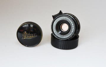 Leica Summaron 35mm f/2.8 – Custom Black Repaint door