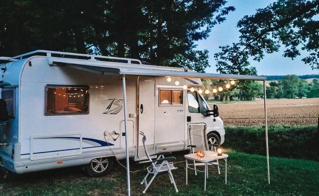 4 pers. Bürstner camper huren in Veldhoven? Vanaf € 105 p.d., Caravans en Kamperen, Verhuur