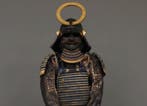 Edo-periode pantser (yoroi) - Metaal, zijde, brokaat, lak,