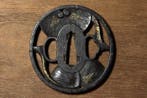 Tsuba met opengewerkt lotusbladeren en gouden inleg –, Antiek en Kunst