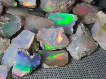 107 ct - Onbehandelde natuurlijke opalen (ruw), 40 stuks-