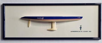 Halfmodel - Demi-coque murale du voilier Americas Cup 1992