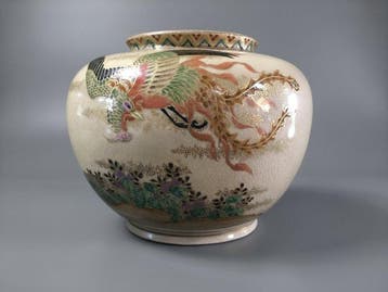 Magnificent Antique Japanese Satsuma Ceramic Display Vase -