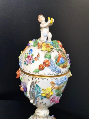Kom - Antique Dresden Porcelain Potpourri Urn / Lidded Vase, Antiek en Kunst