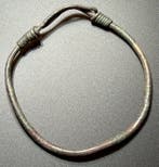 Viking periode Brons Elegante en stevige pseudo gedraaide, Antiek en Kunst