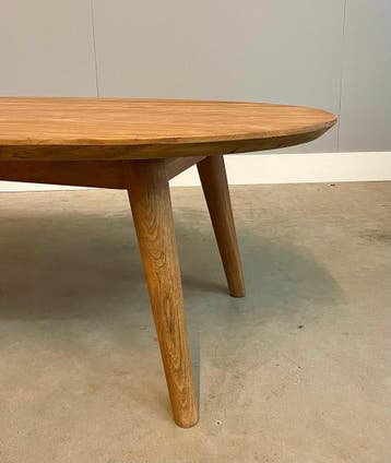 Ovale salontafel met retro poten -  130 cm x 80 cm, Huis en Inrichting, Ophalen of Verzenden, Nieuw