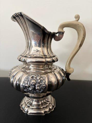 Kruik - .800 zilver - Oostenrijkse Rococo-heropleving