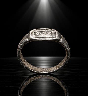 Vroege Middeleeuwse Viking Zilver „The Rune-Bearer” —